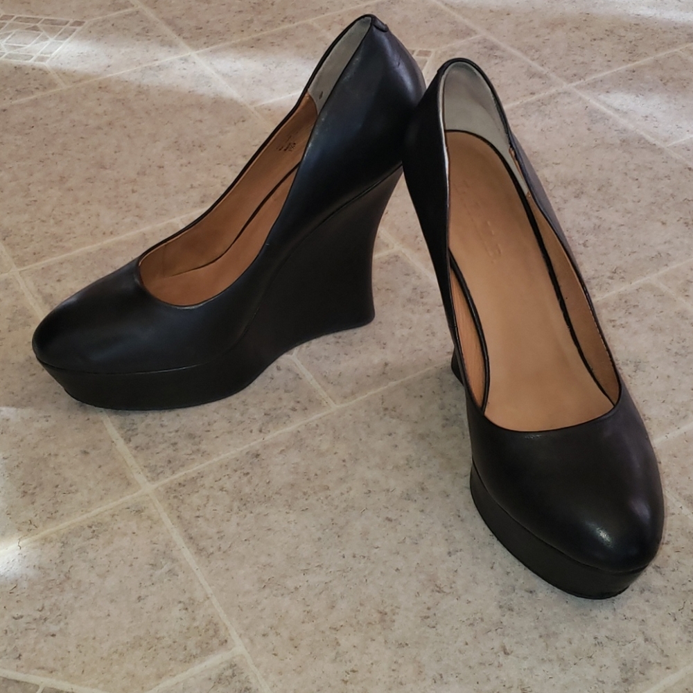 L.A.M.B. real leather wedge platform pumps. EUC SIZE 9.5 - Picture 9 of 10